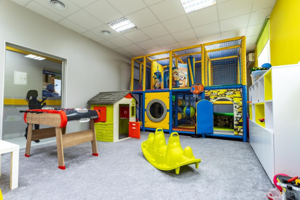 Продажа здания фитнес-центра Sport Life в г. Каменец-Подольский